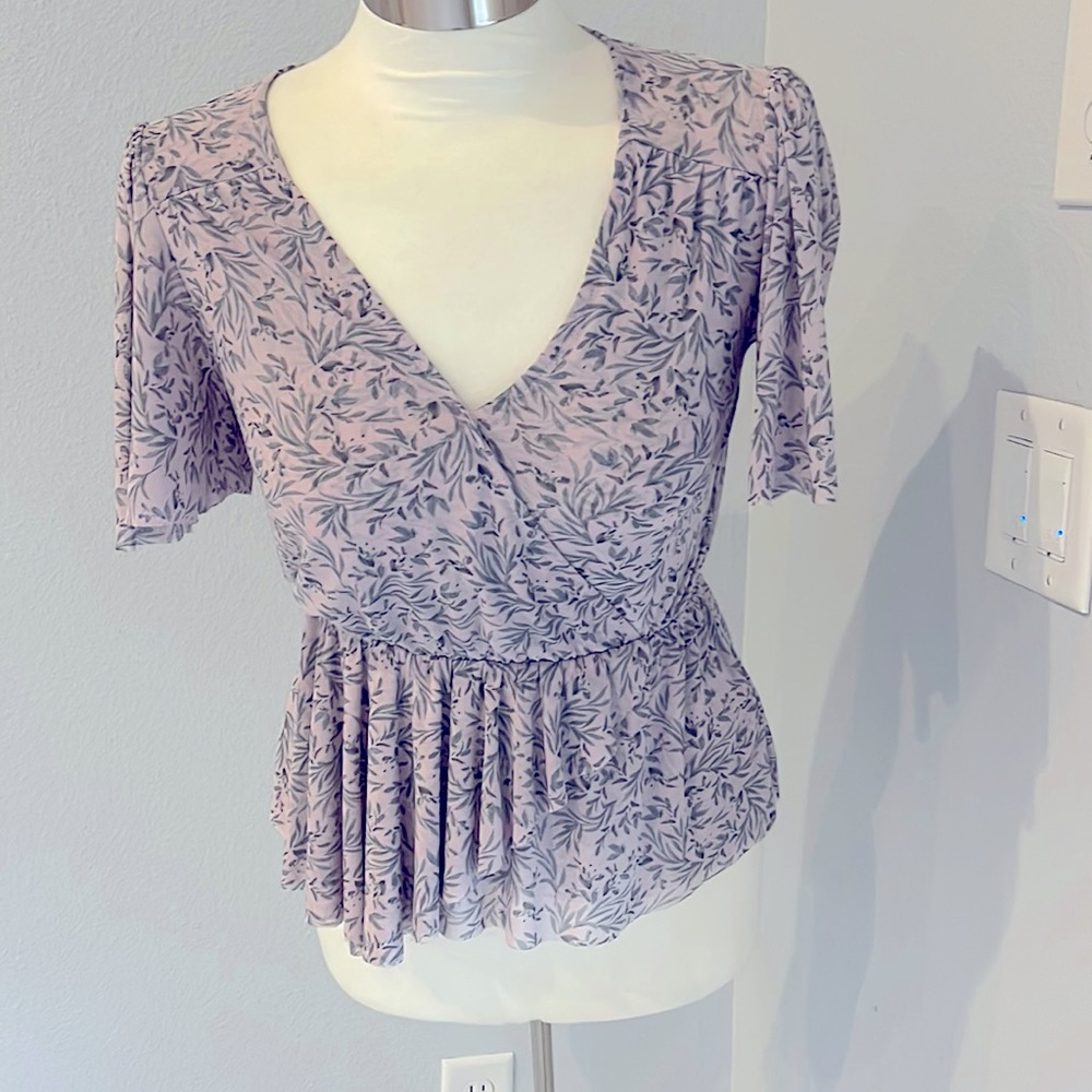 EUC Bobeau Petite lilac blouse.